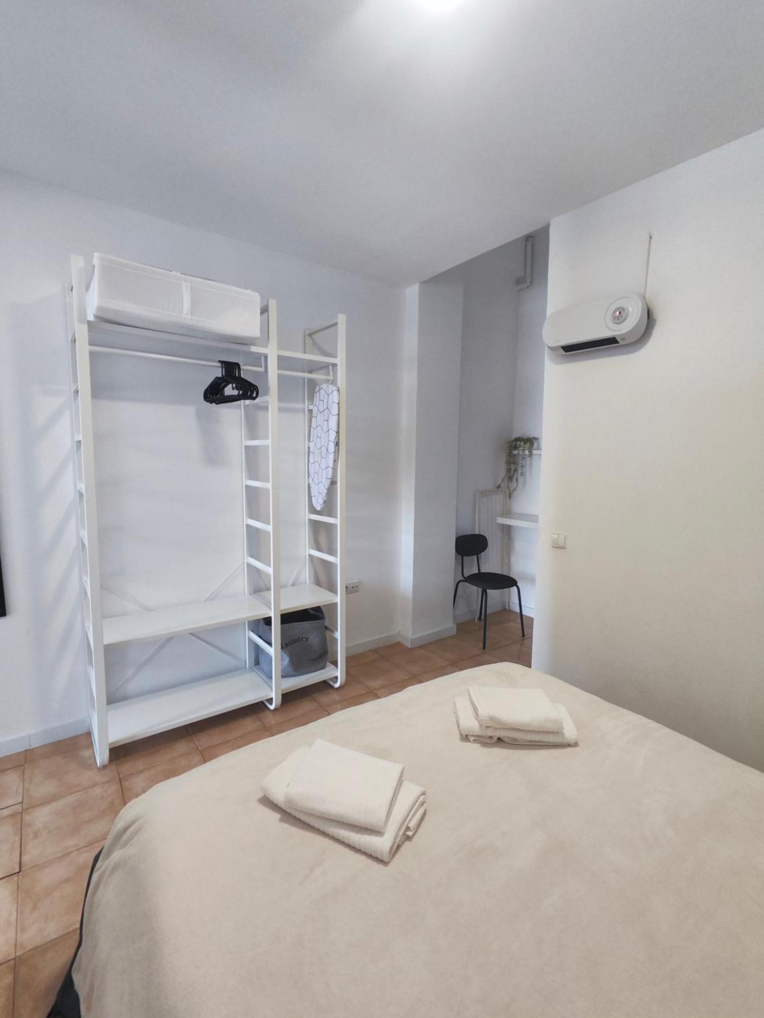 Centro Capital Wizink Feria Bernabeu Aeropuerto Apartman Madrid Kültér fotó